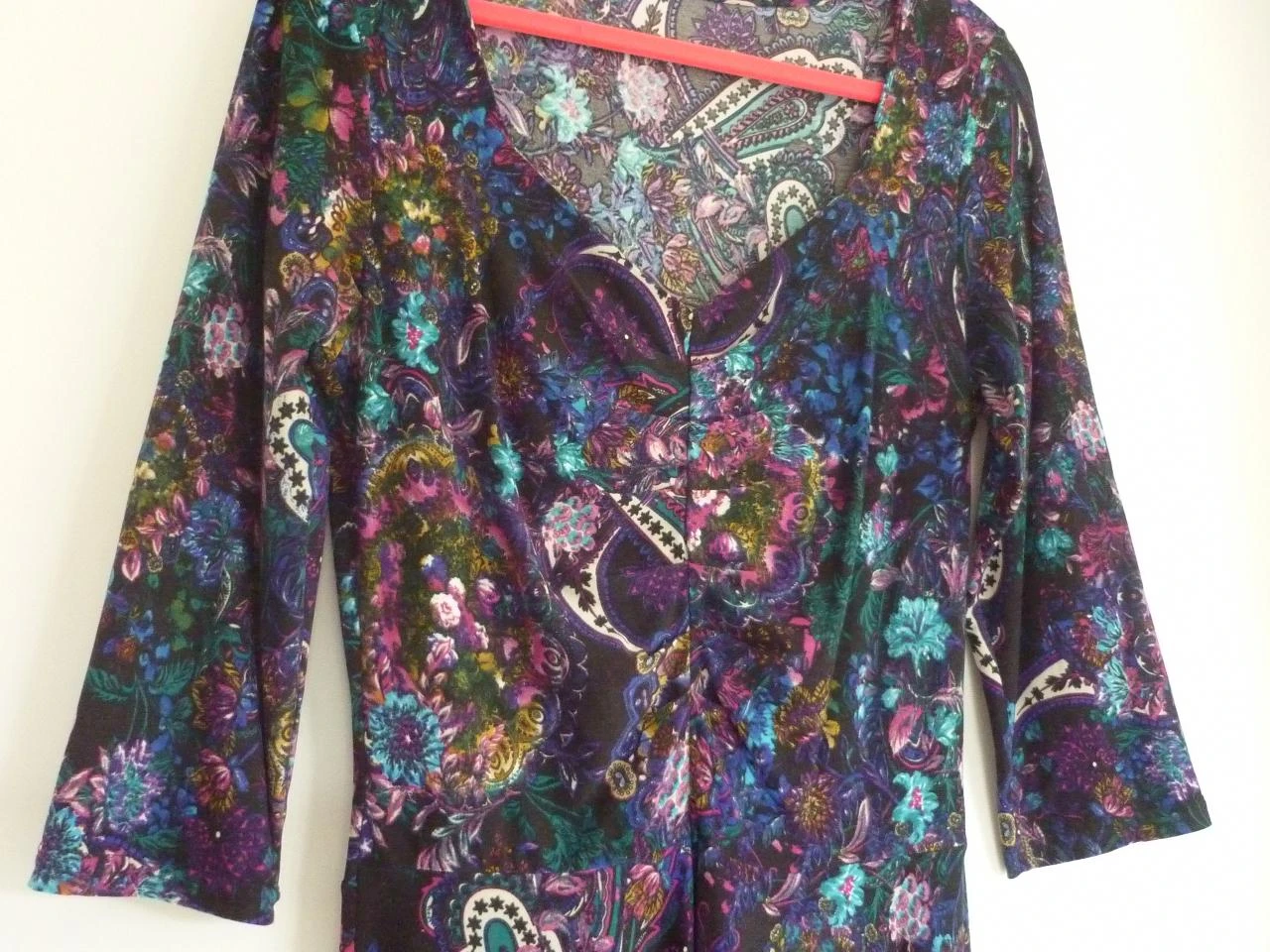 Vestido morado con motivo y mangas 3/4 Talla 38 – photo 2